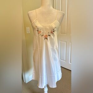 White Silk nightgown with Floral Embroidery, Sz S, New w/o tags